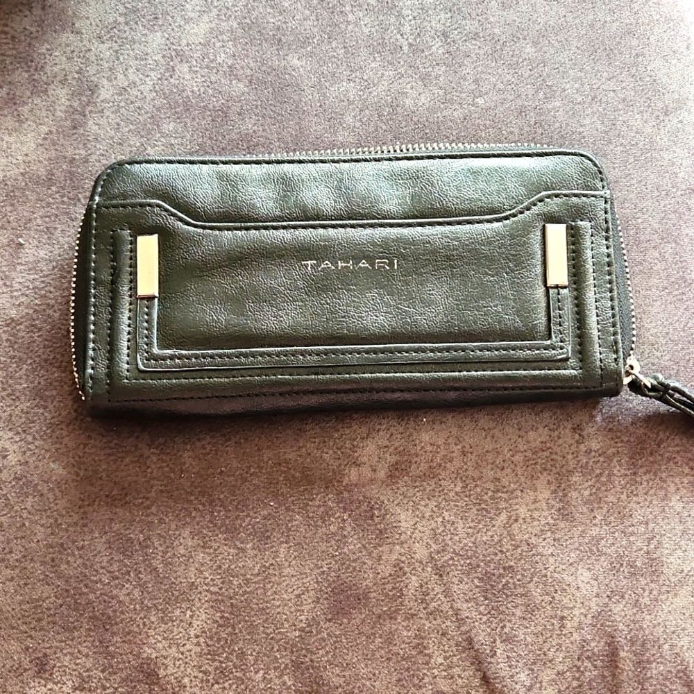 Tahari wallet wristlet clutch black leather wallet